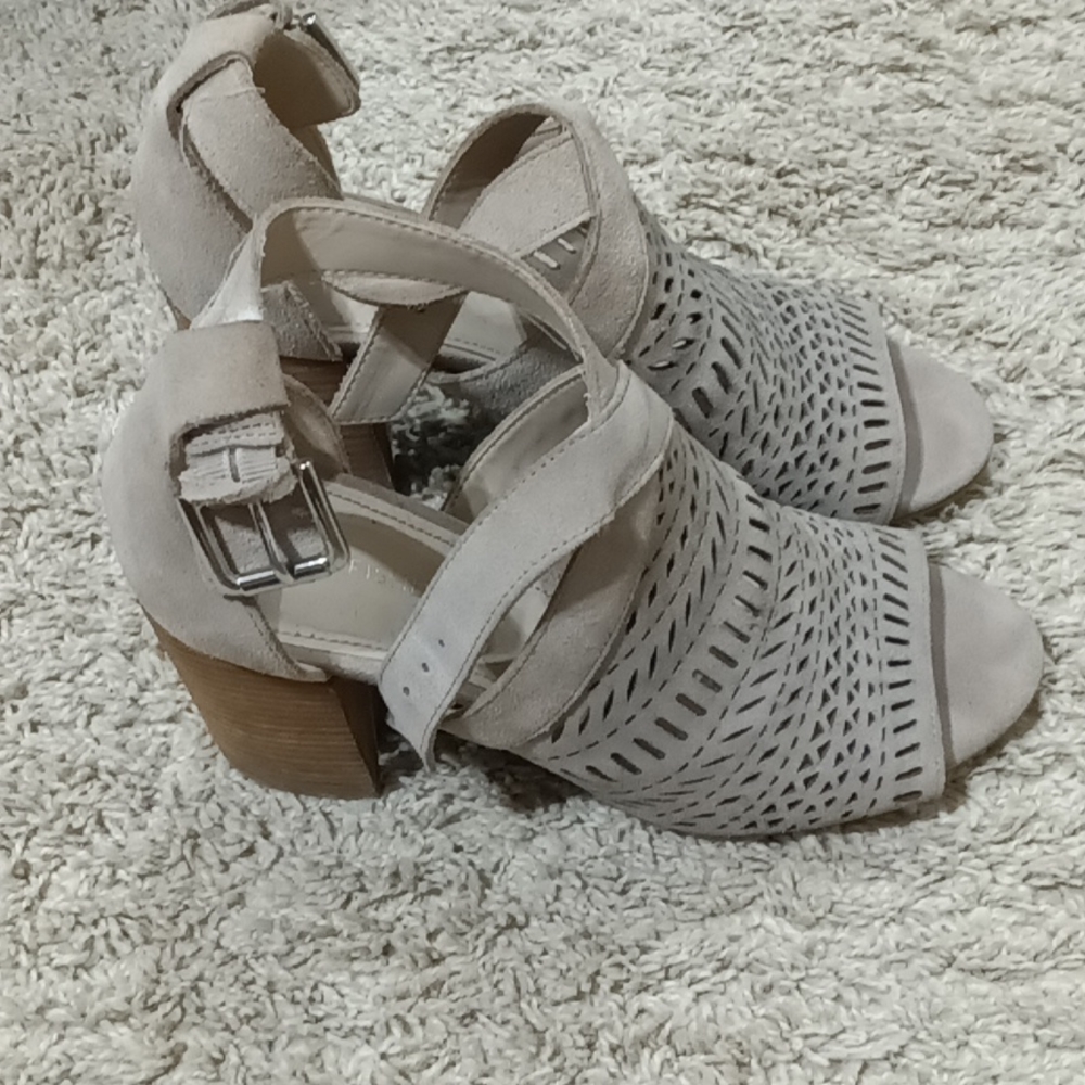Women shoes